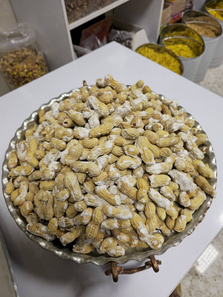 بادام زمینی غلافدار