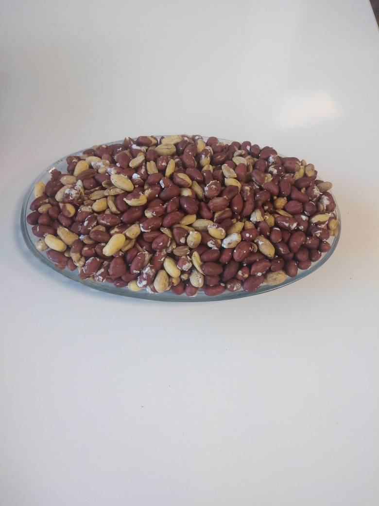 بادام زمینی نمکی