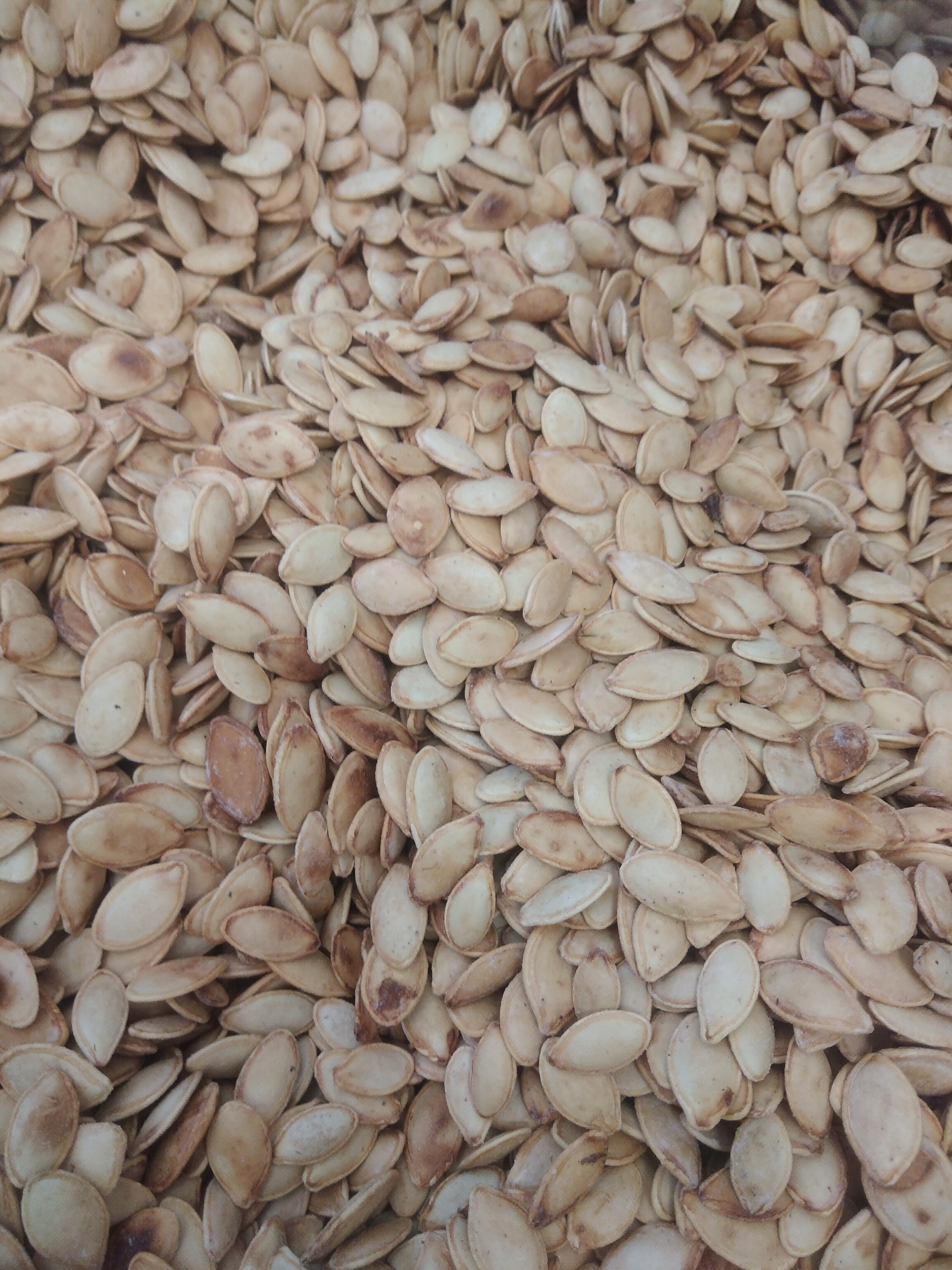 تخمه کدو دوآتیشه مخصوص فروشگاه